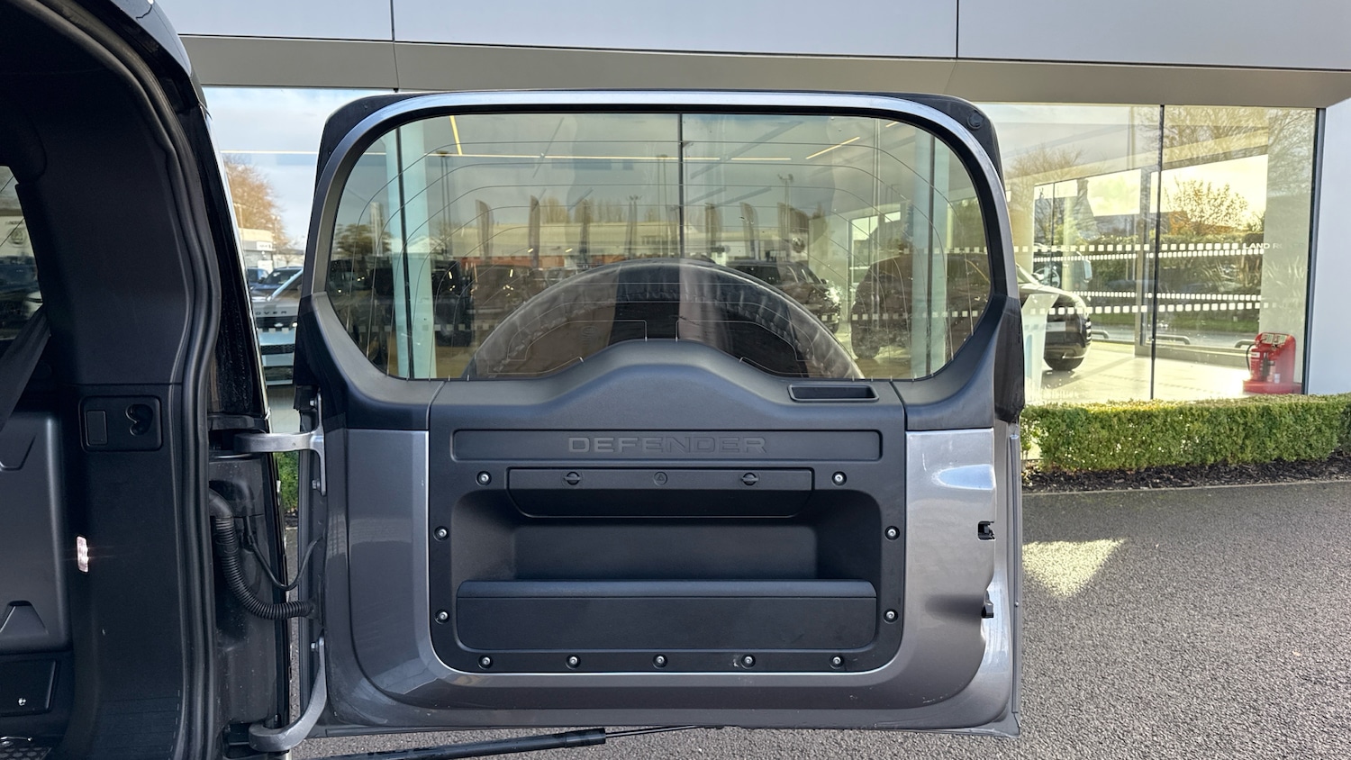 Used Land Rover Defender 2021 for sale - 76792867: Photo 27