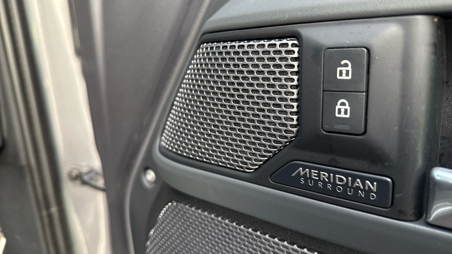 Used Land Rover Defender 2021 for sale - 76792867: Photo 30