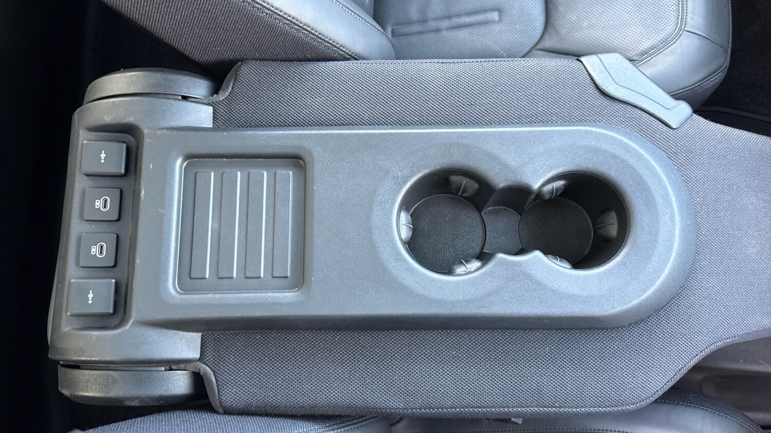 Used Land Rover Defender 2021 for sale - 76792867: Photo 33