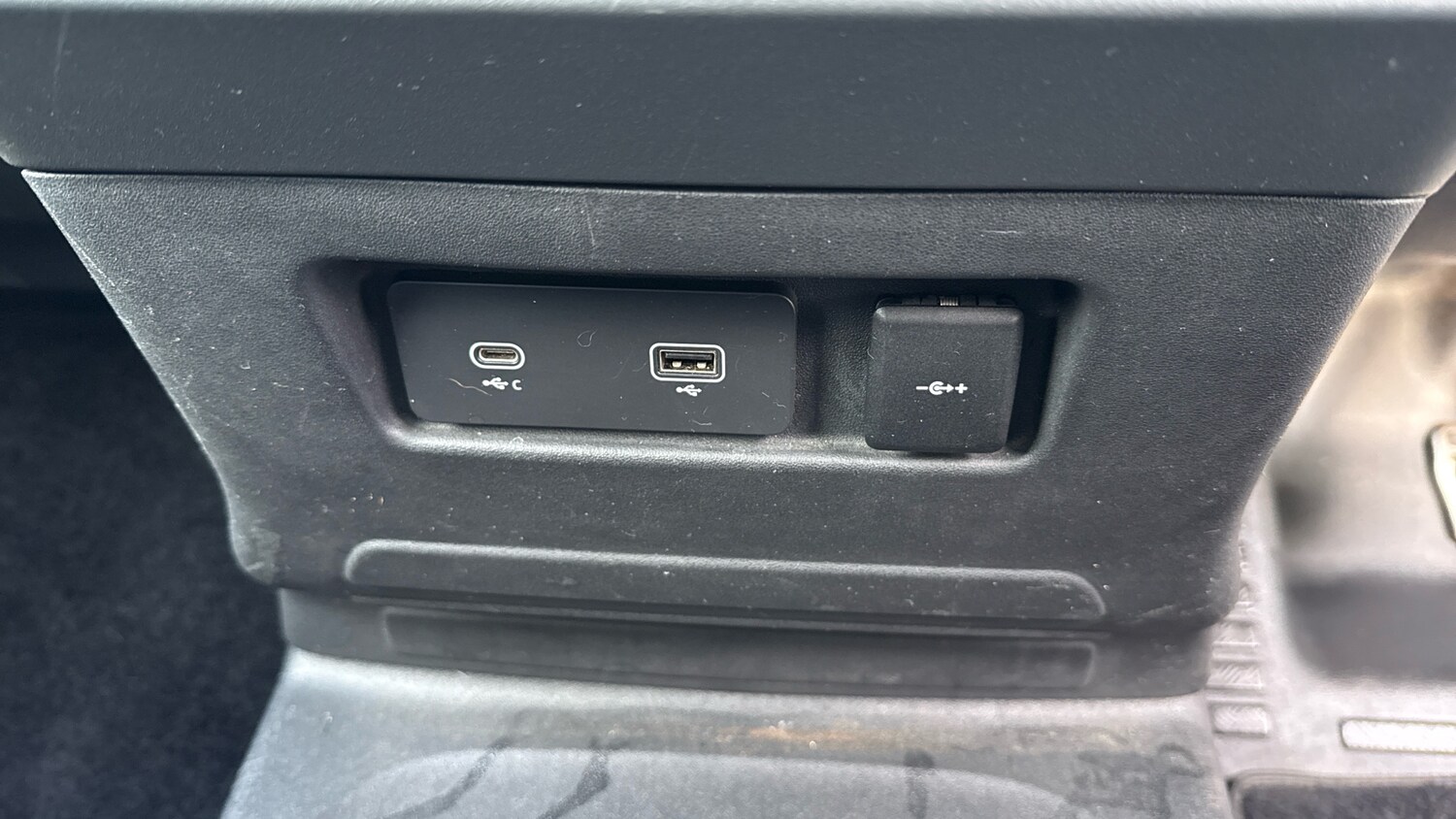 Used Land Rover Defender 2021 for sale - 76792867: Photo 40