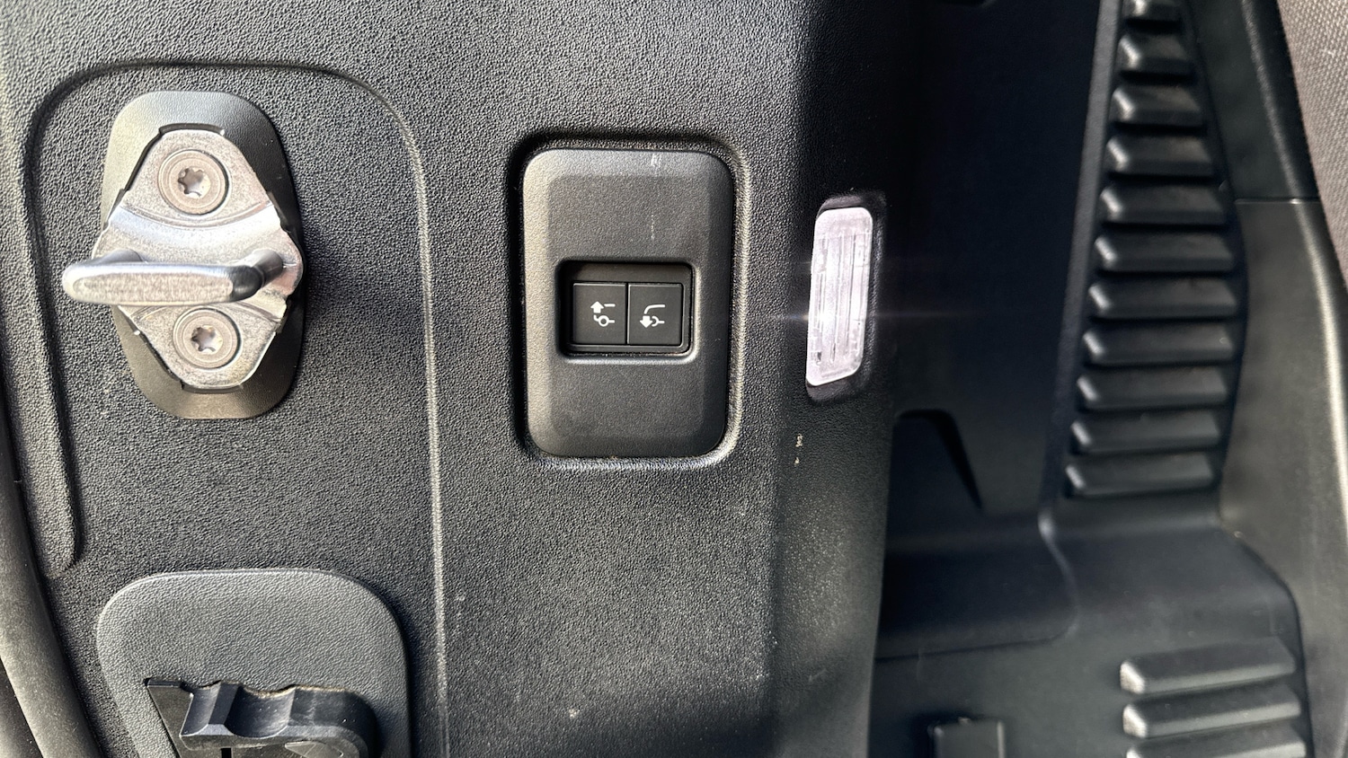 Used Land Rover Defender 2021 for sale - 76792867: Photo 43