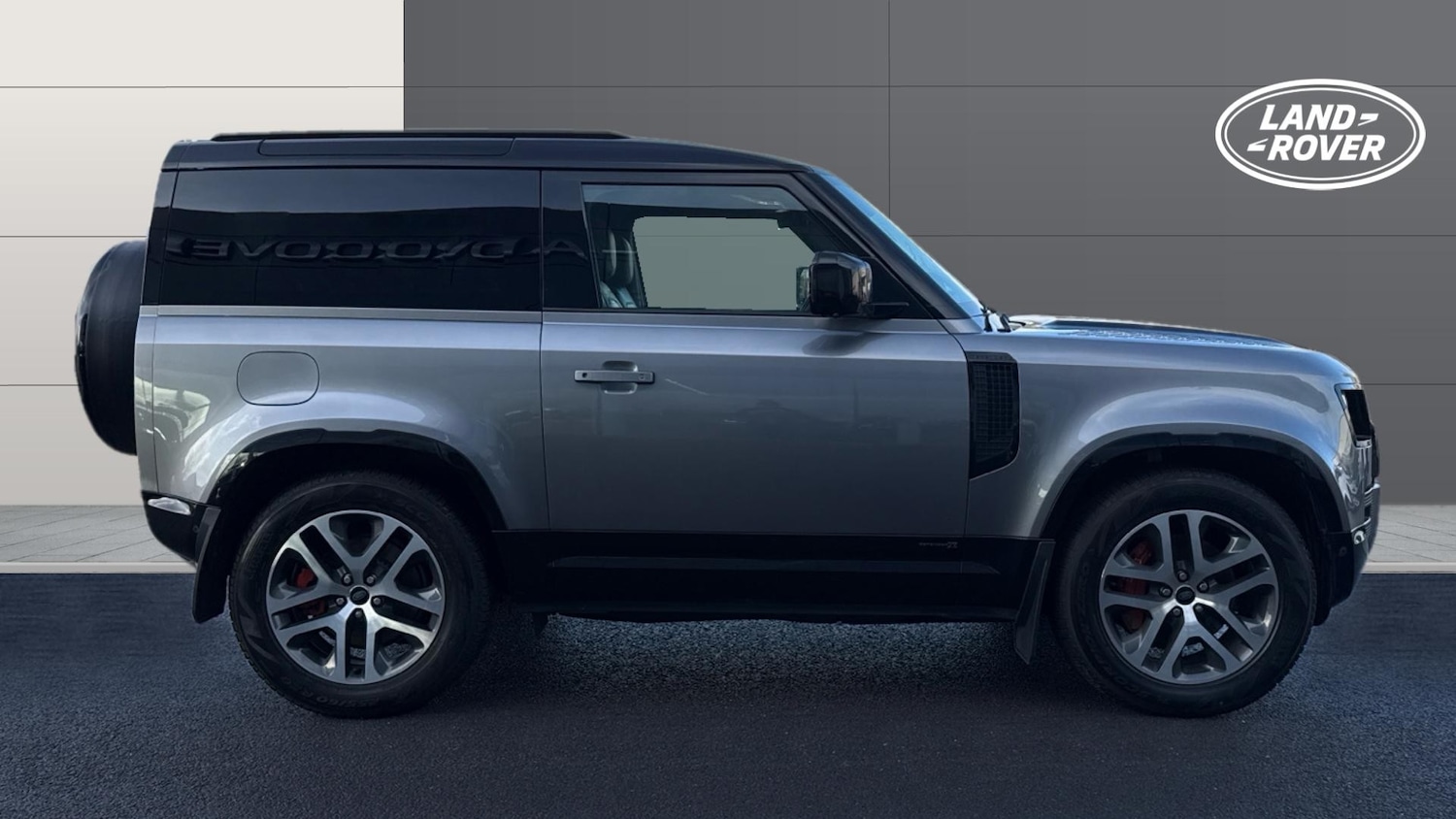 Used Land Rover Defender 2021 for sale - 76792867: Photo 5