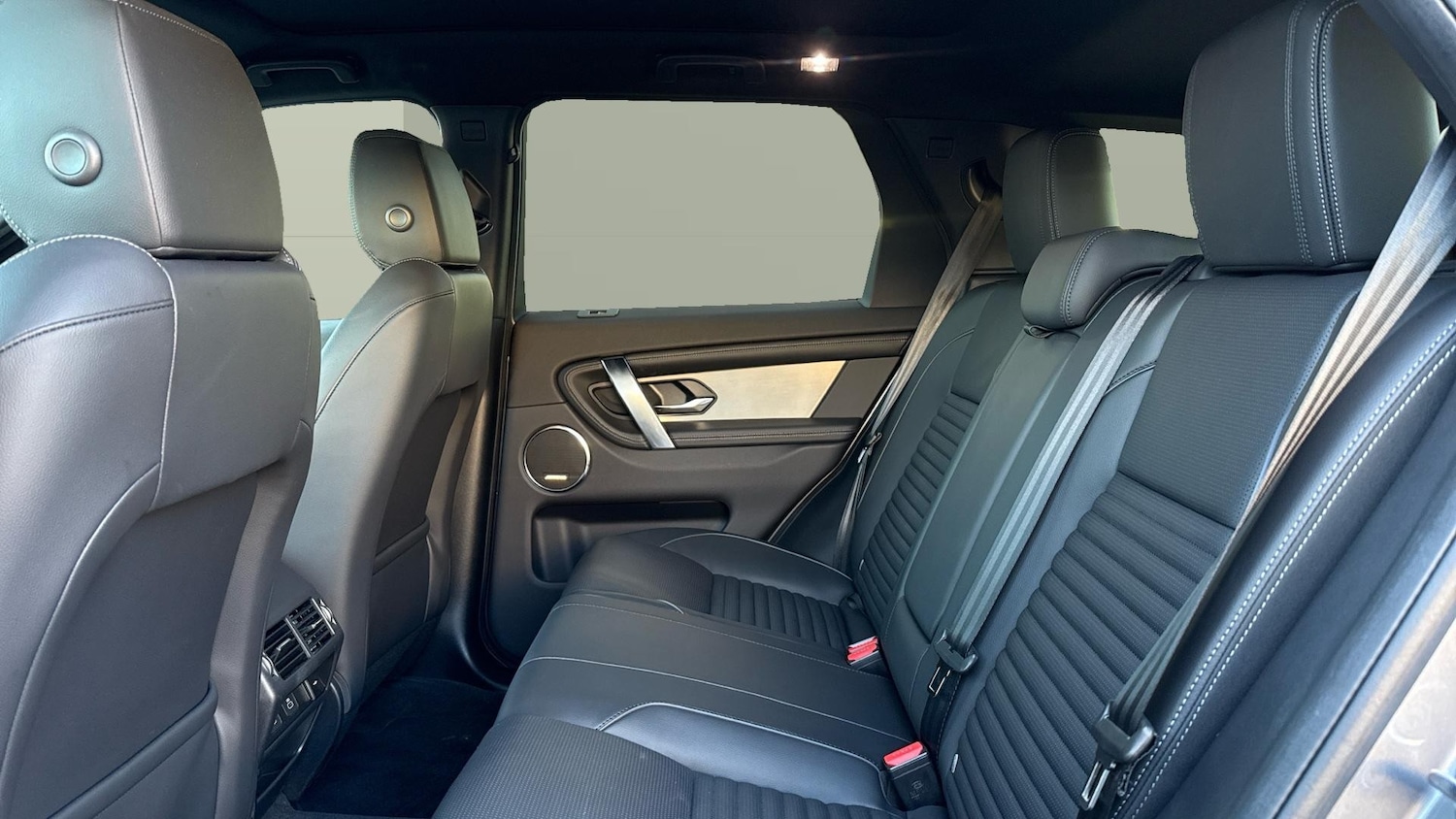 Used Land Rover Discovery Sport 2025 for sale - 76568361: Photo 4