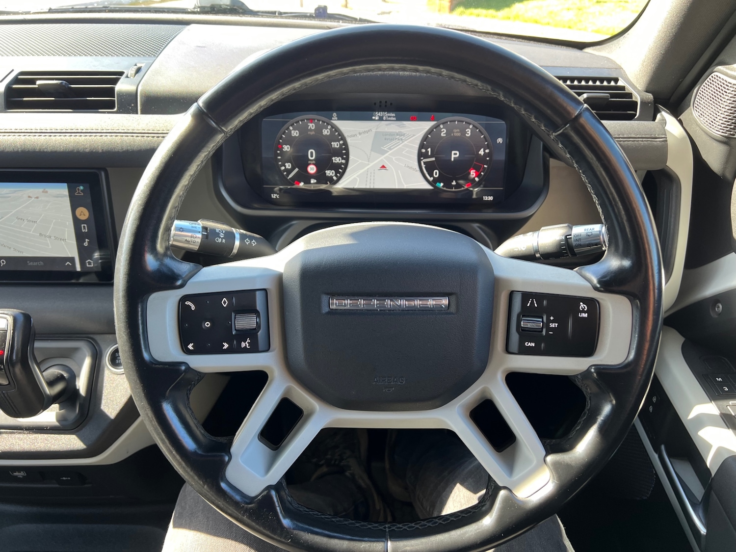 Used Land Rover Defender 2021 for sale - 77930949: Photo 18