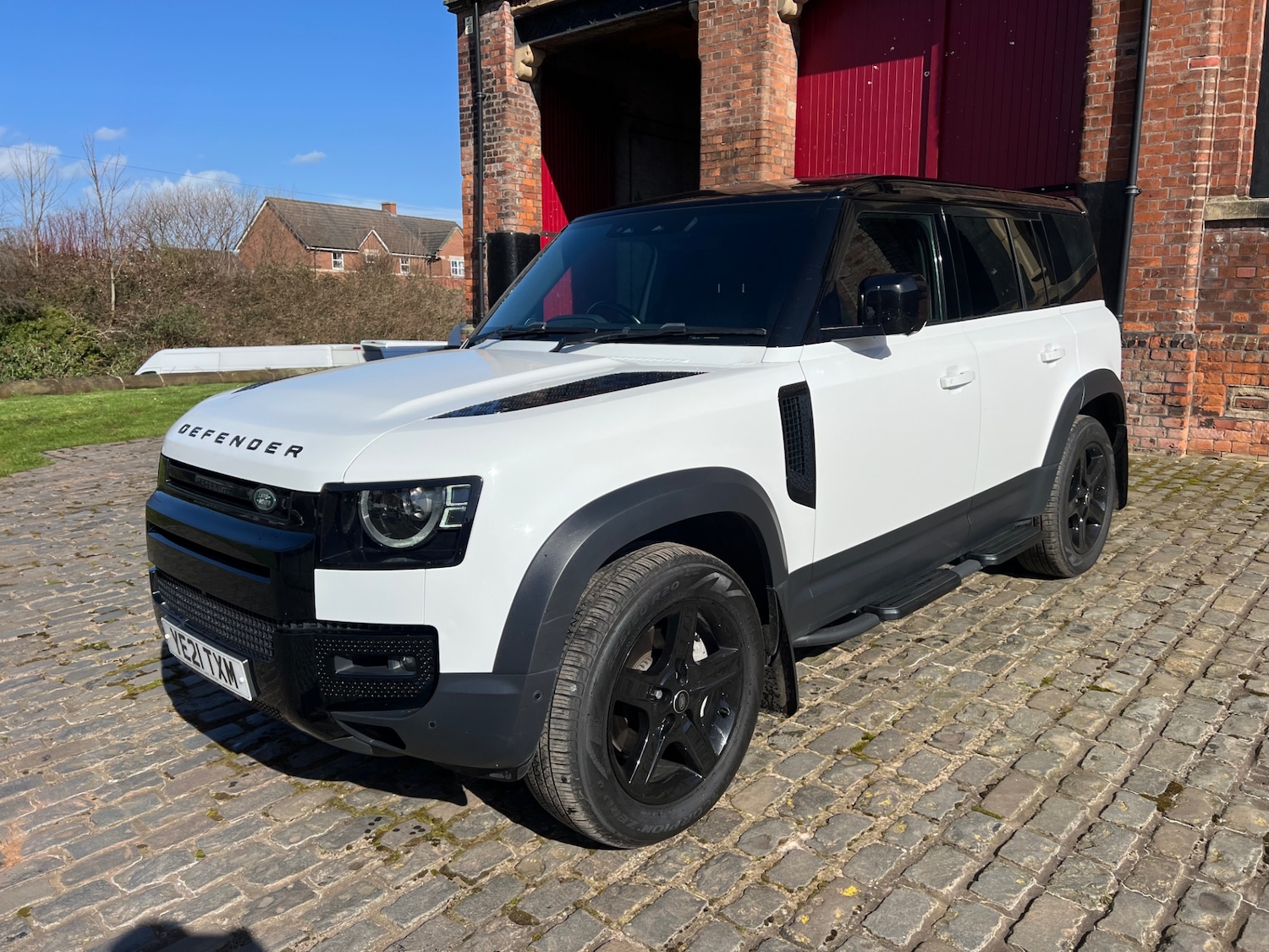 Used Land Rover Defender 2021 for sale - 77930949: Photo 2