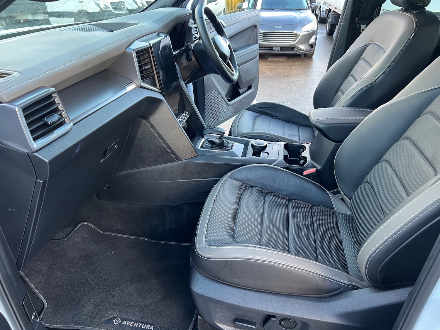 Used Volkswagen Amarok 2024 for sale - 77235391: Photo 12