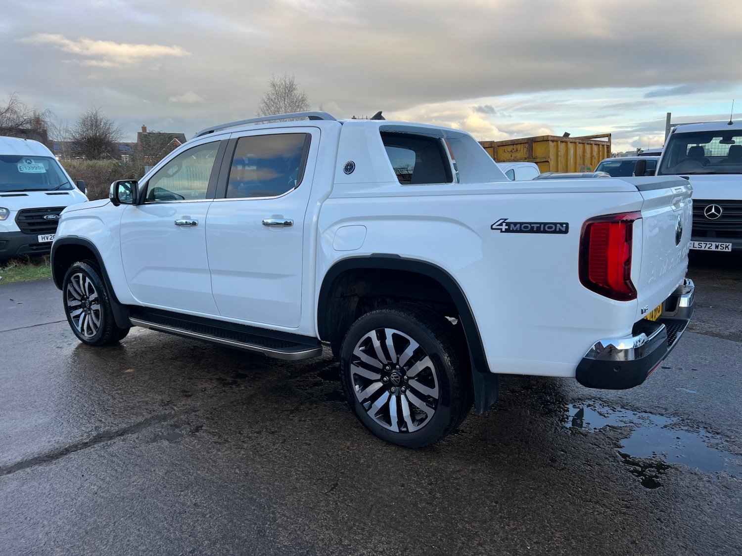 Used Volkswagen Amarok 2024 for sale - 77235391: Photo 4