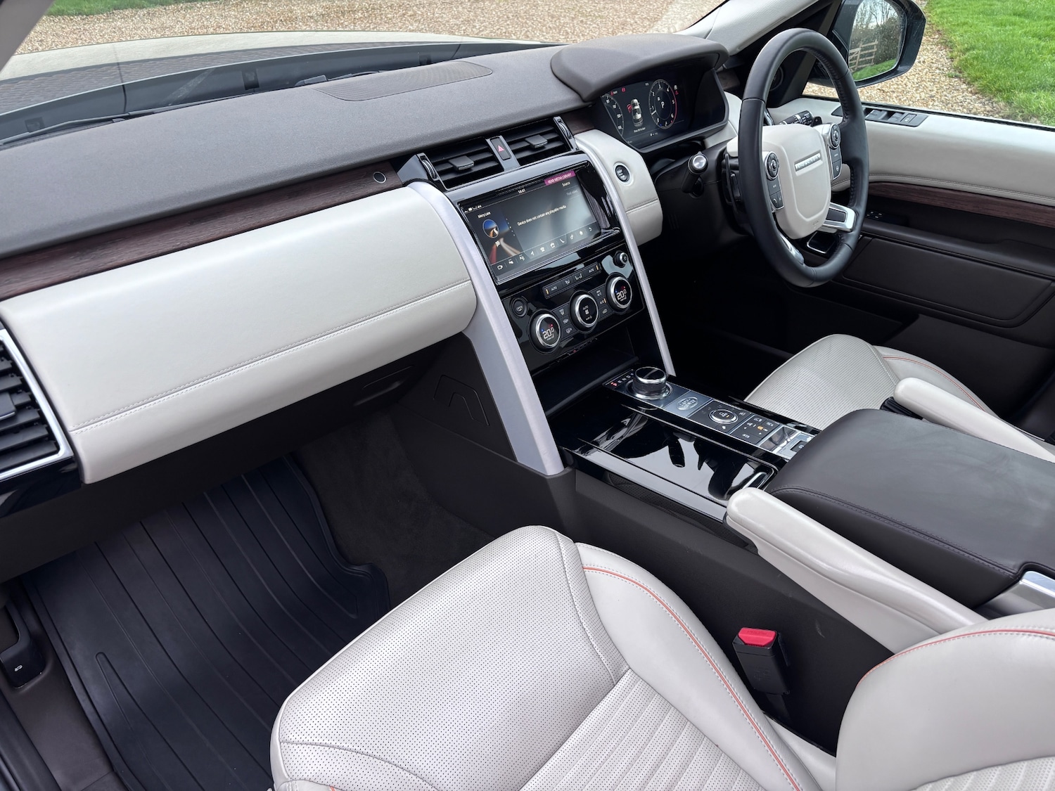 Used Land Rover Discovery 2018 for sale - 77038687: Photo 15