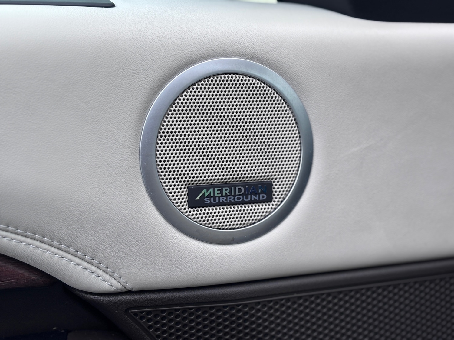 Used Land Rover Discovery 2018 for sale - 77038687: Photo 16