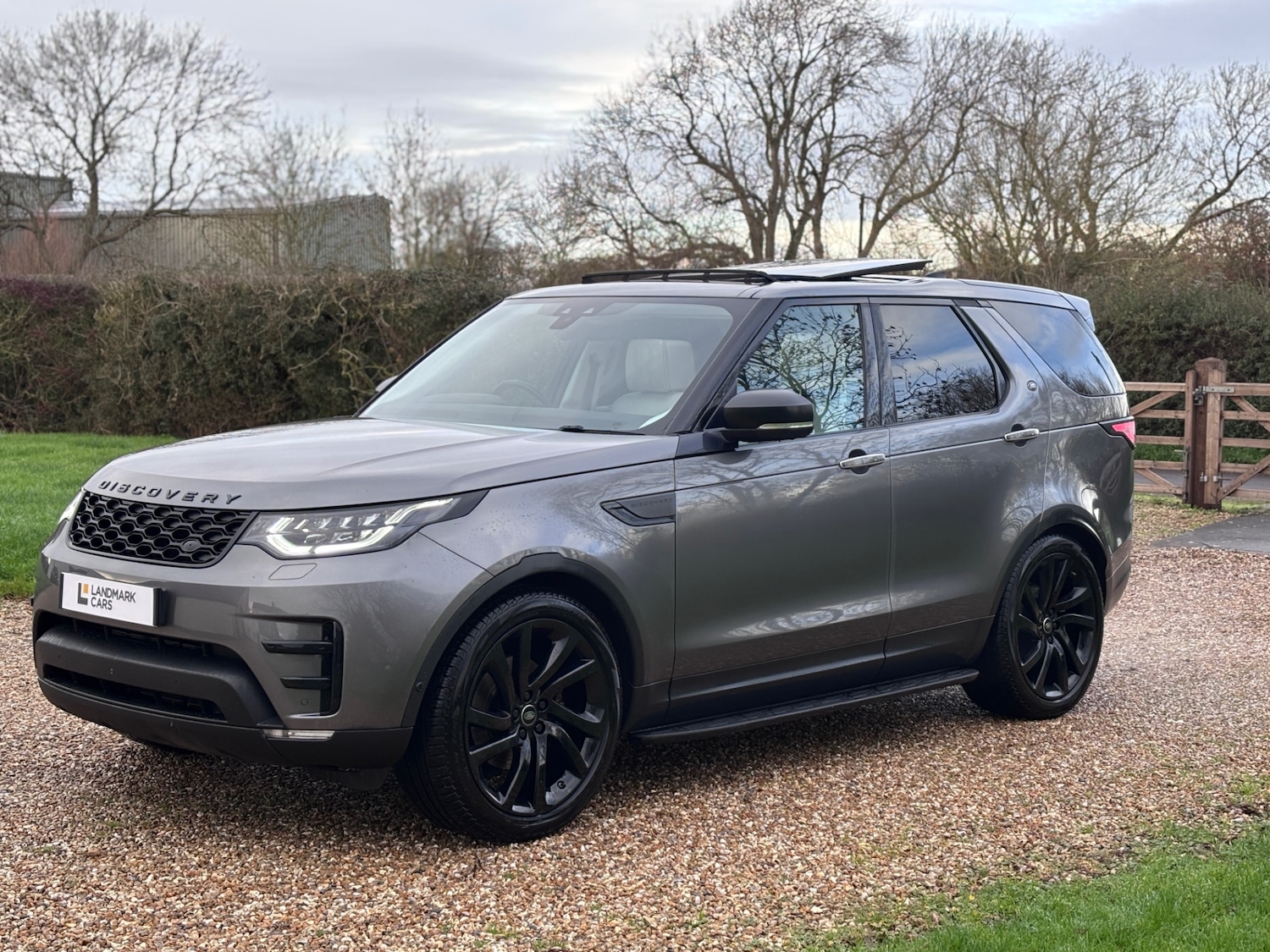 Used Land Rover Discovery 2018 for sale - 77038687: Photo 2