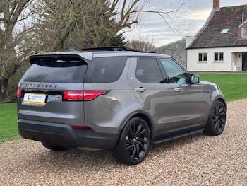Used Land Rover Discovery 2018 for sale - 77038687: Photo