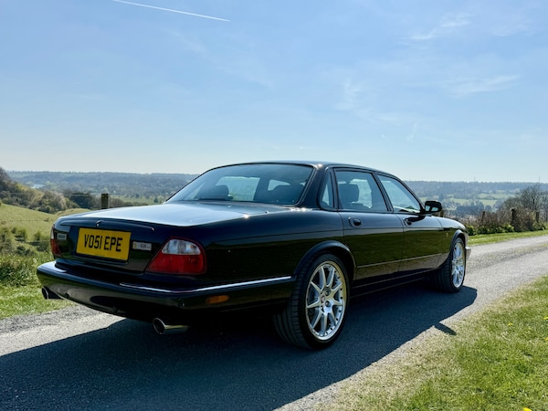 Used Jaguar XJ 2002 for sale - 74492954: Photo 2