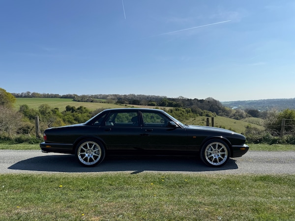 Used Jaguar XJ 2002 for sale - 74492954: Photo 3