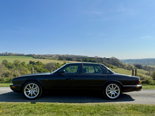Used Jaguar XJ 2002 for sale - 74492954: Photo 5
