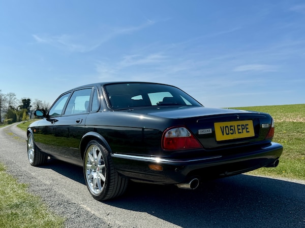 Used Jaguar XJ 2002 for sale - 74492954: Photo 8