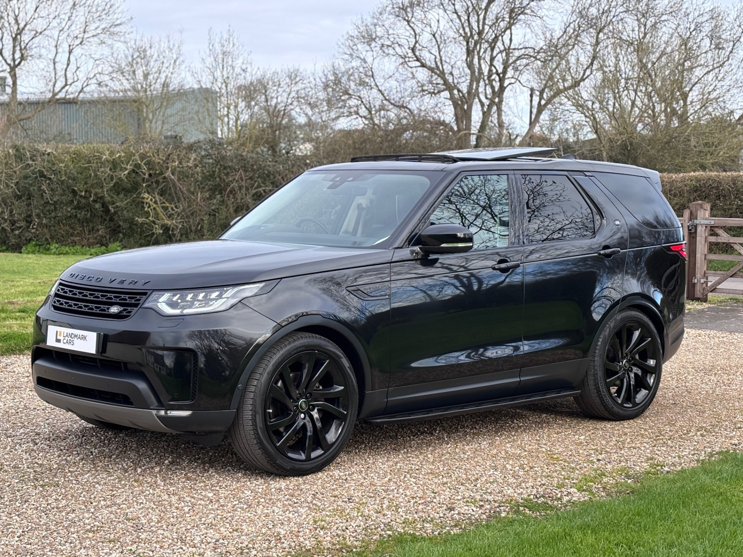 Used Land Rover Discovery 2018 for sale - 77897924: Photo 2