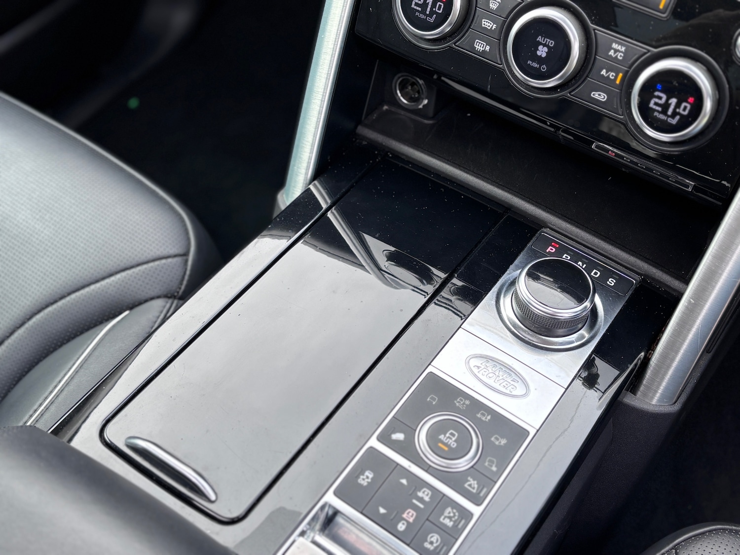 Used Land Rover Discovery 2018 for sale - 77897924: Photo 22