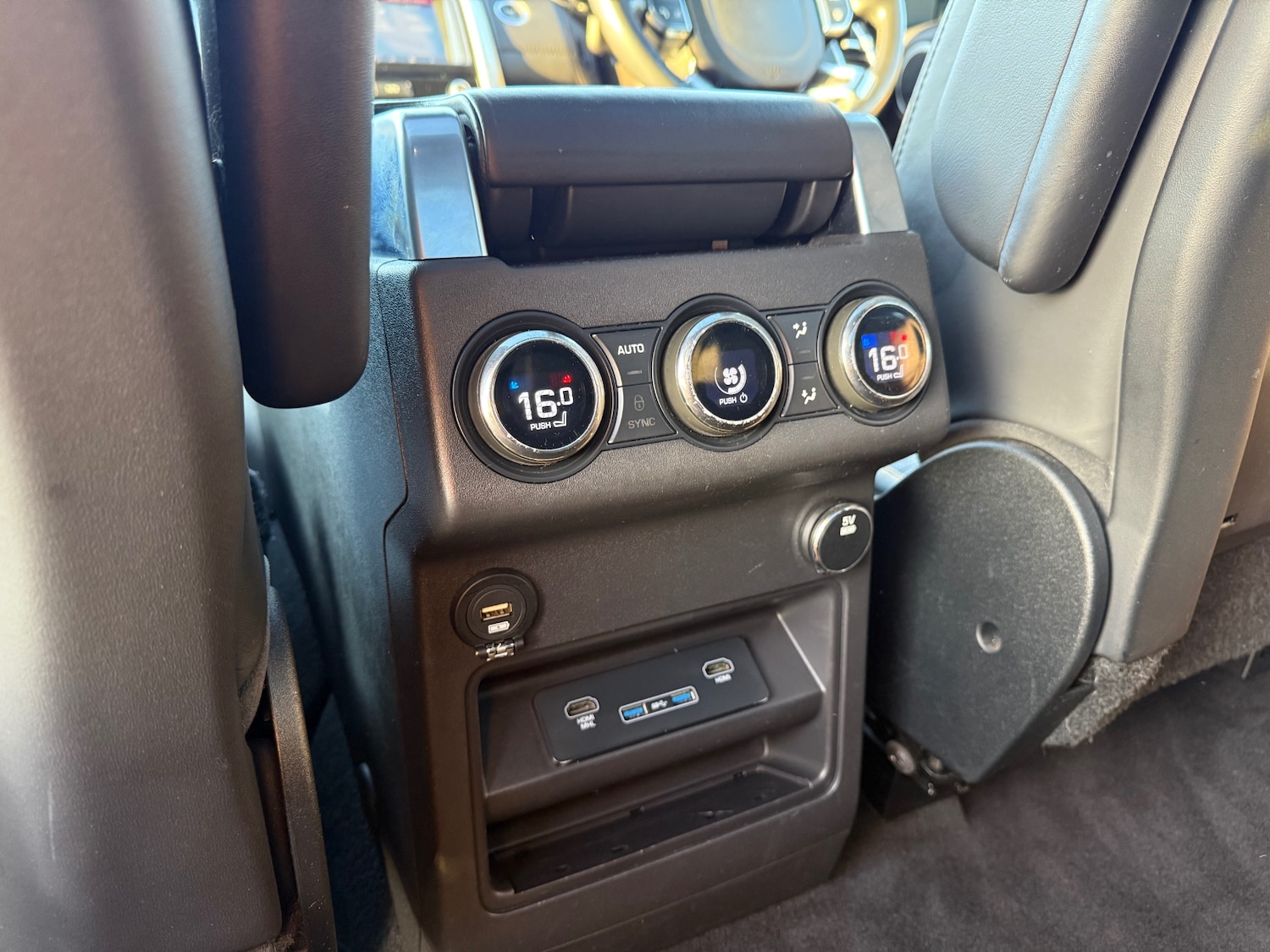 Used Land Rover Discovery 2017 for sale - 76687105: Photo 17