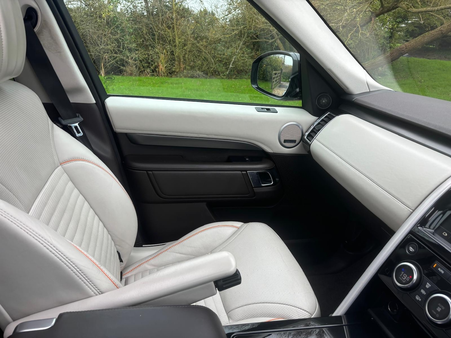 Used Land Rover Discovery 2017 for sale - 77707357: Photo 10