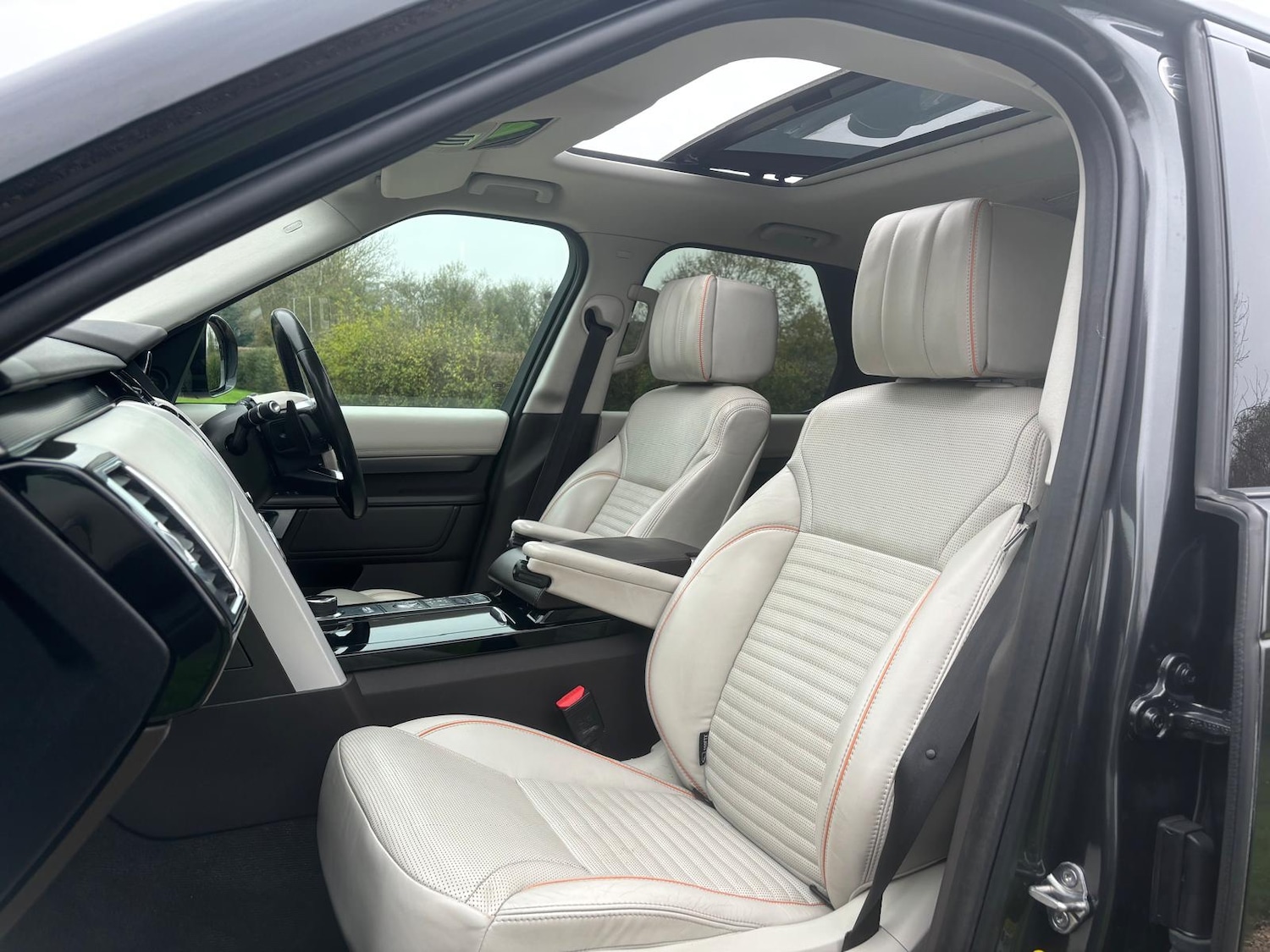 Used Land Rover Discovery 2017 for sale - 77707357: Photo 12