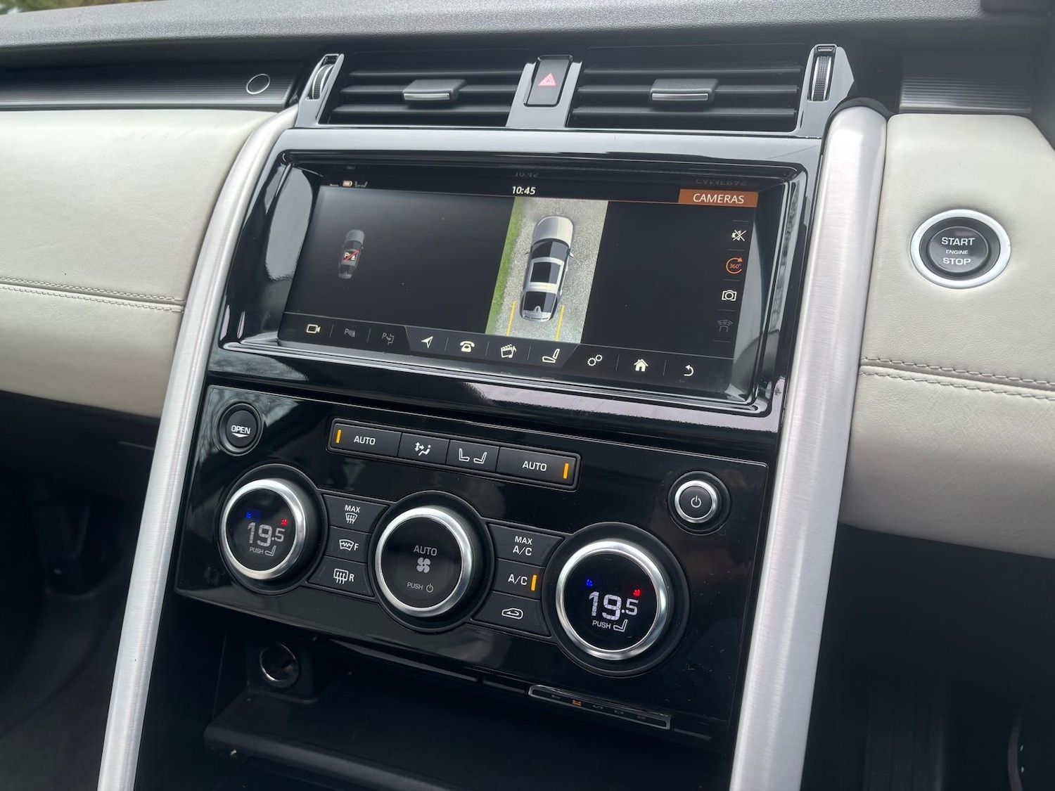 Used Land Rover Discovery 2017 for sale - 77707357: Photo 15