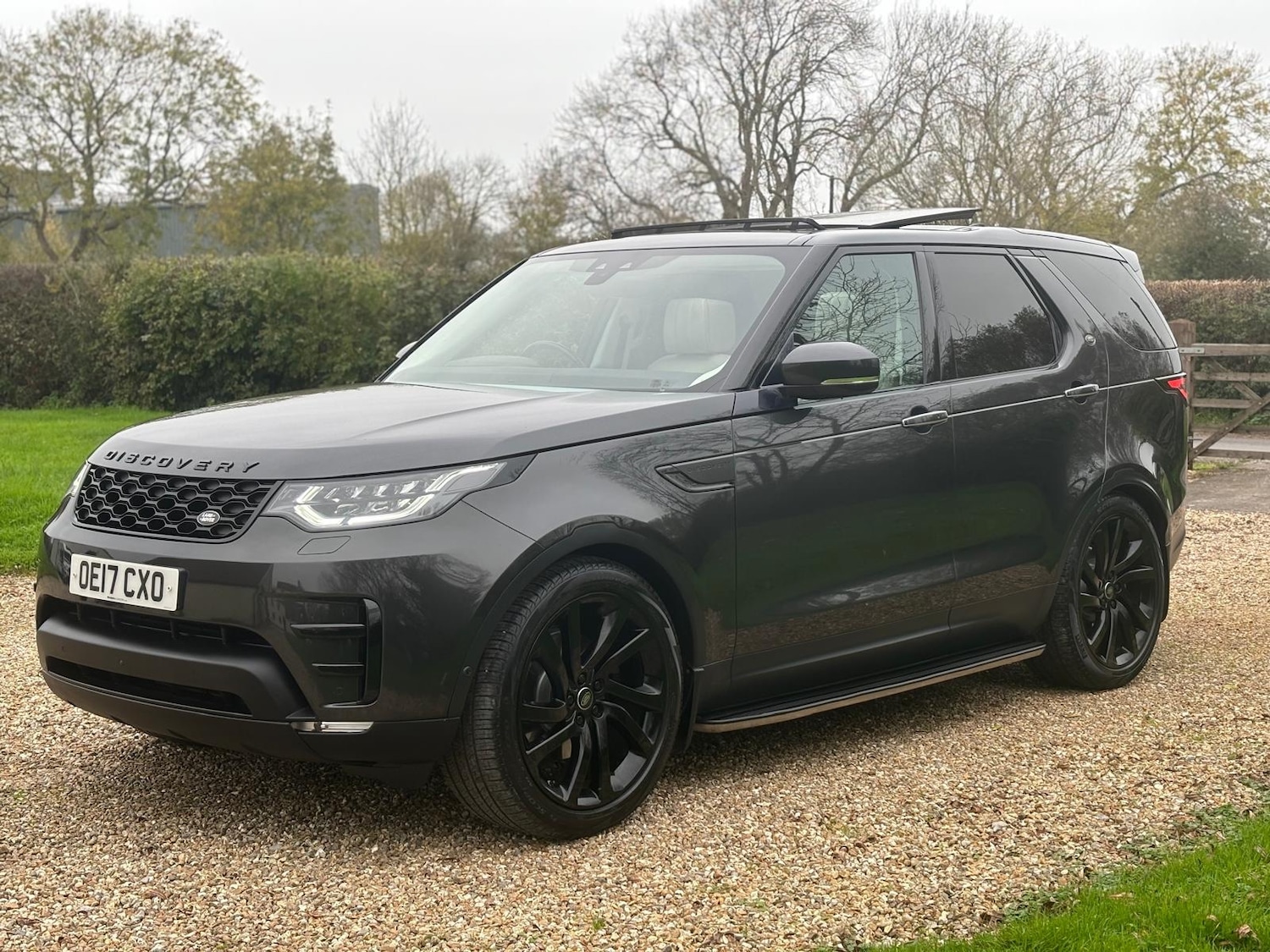 Used Land Rover Discovery 2017 for sale - 77707357: Photo 2