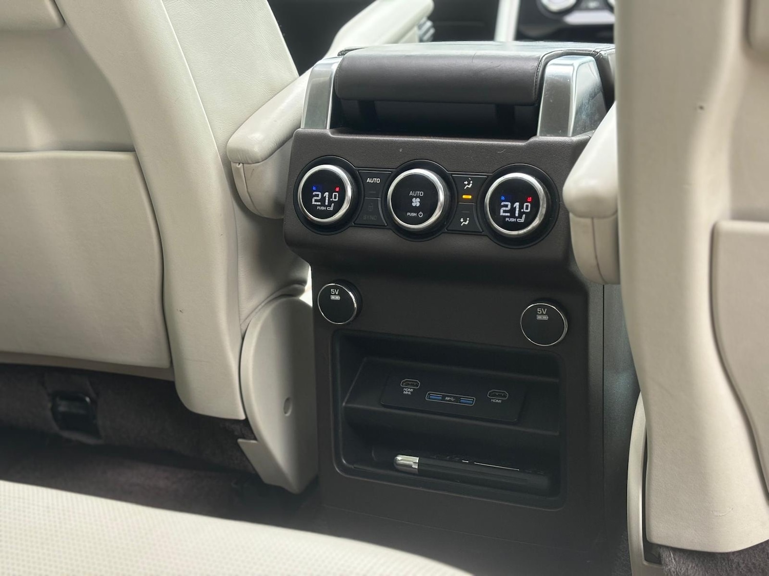 Used Land Rover Discovery 2017 for sale - 77707357: Photo 21