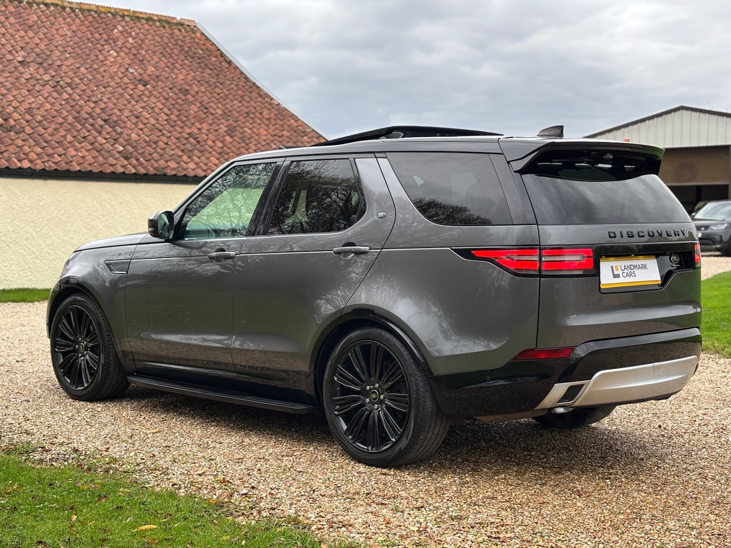 Used Land Rover Discovery 2019 for sale - 76346791: Photo 4