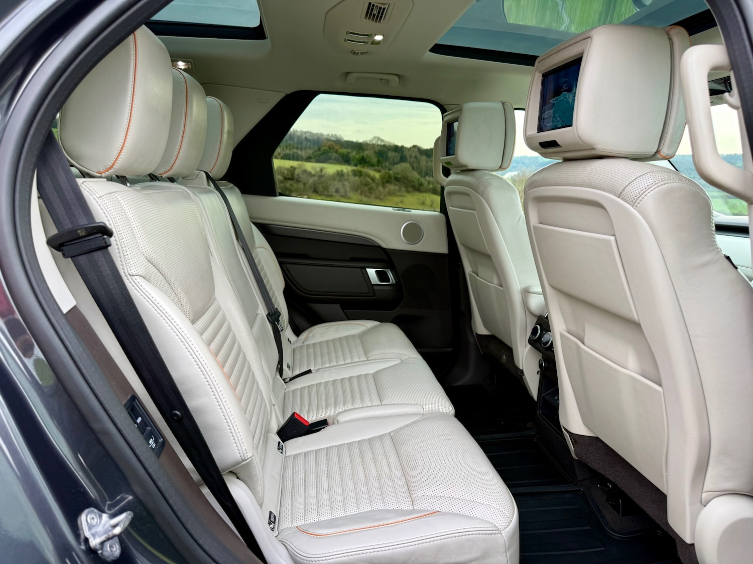 Used Land Rover Discovery 2017 for sale - 77736076: Photo 17