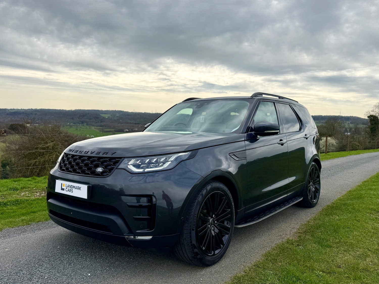 Used Land Rover Discovery 2017 for sale - 77736076: Photo 2