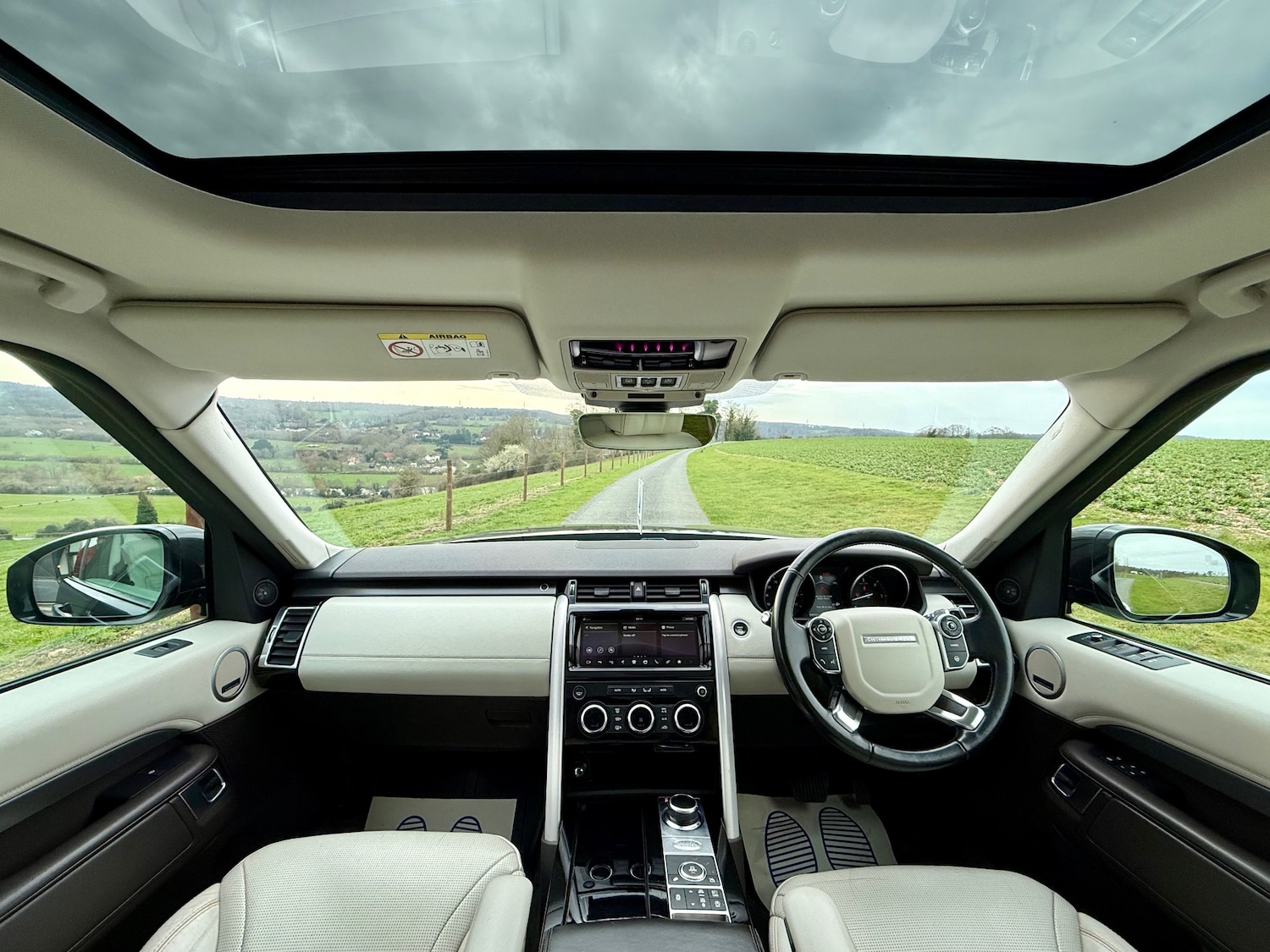 Used Land Rover Discovery 2017 for sale - 77736076: Photo 25