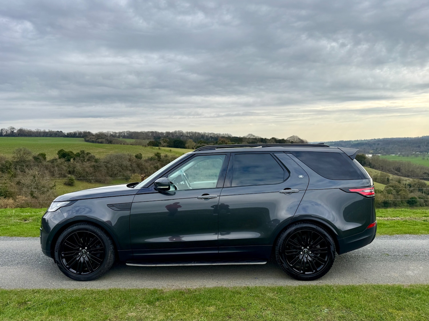 Used Land Rover Discovery 2017 for sale - 77736076: Photo 3