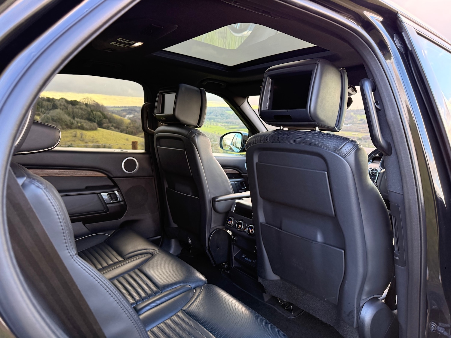 Used Land Rover Discovery 2017 for sale - 77228074: Photo 17