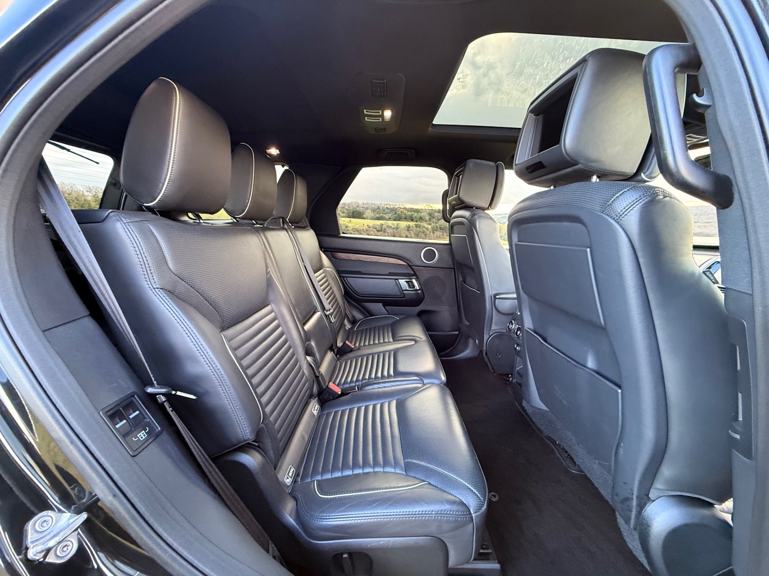 Used Land Rover Discovery 2017 for sale - 77228074: Photo 18