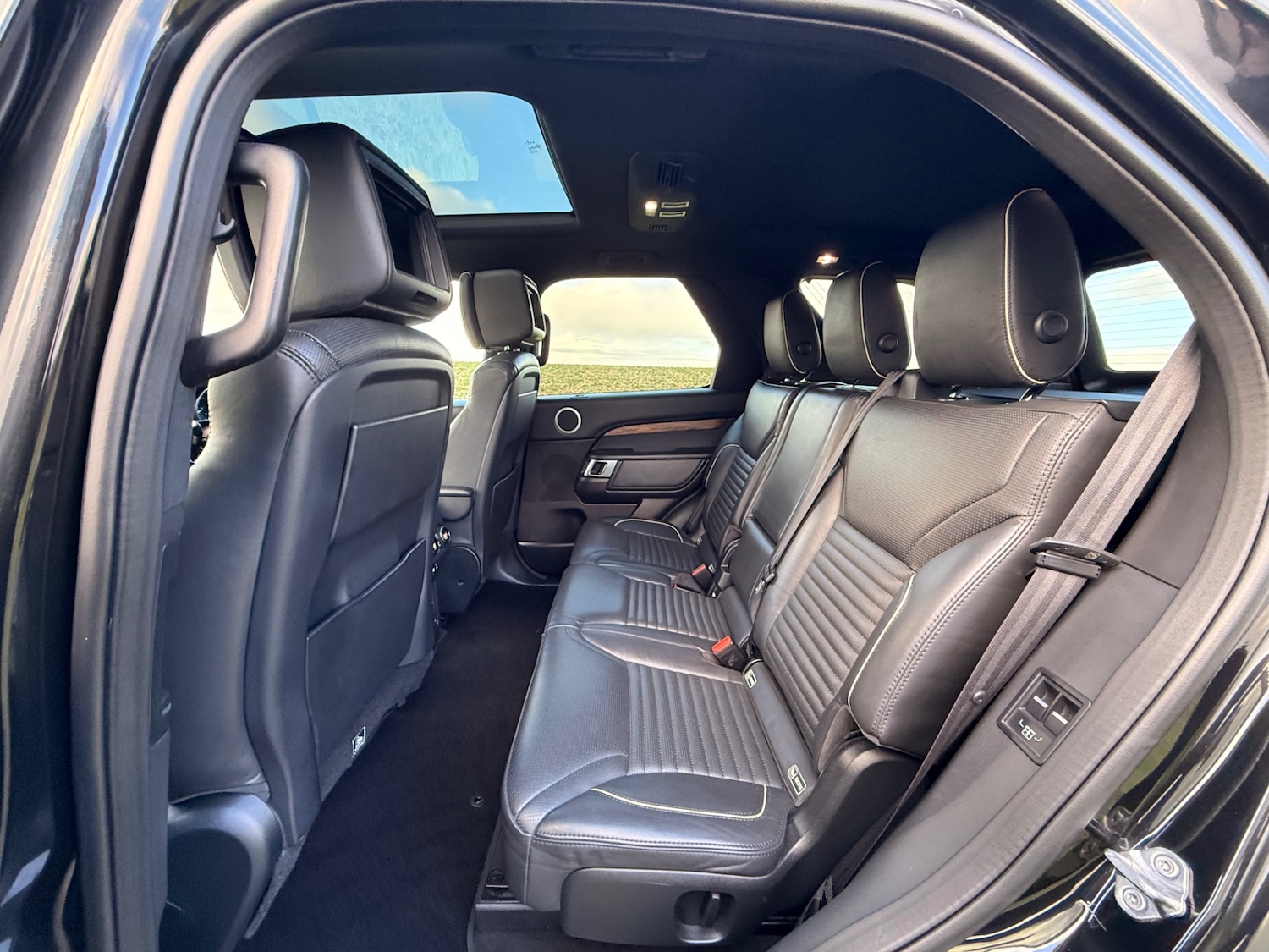 Used Land Rover Discovery 2017 for sale - 77228074: Photo 21