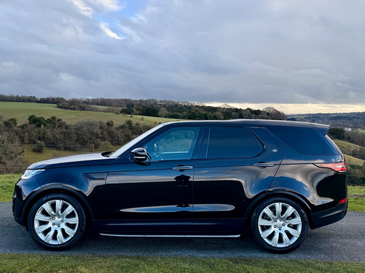 Used Land Rover Discovery 2017 for sale - 77228074: Photo 3