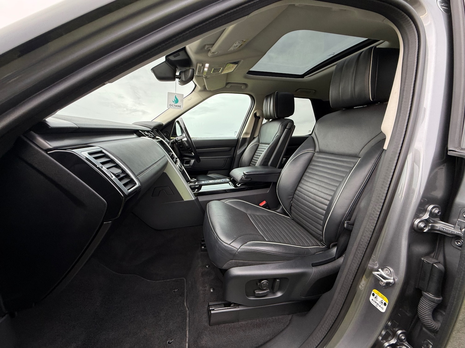 Used Land Rover Discovery 2020 for sale - 76863660: Photo 14