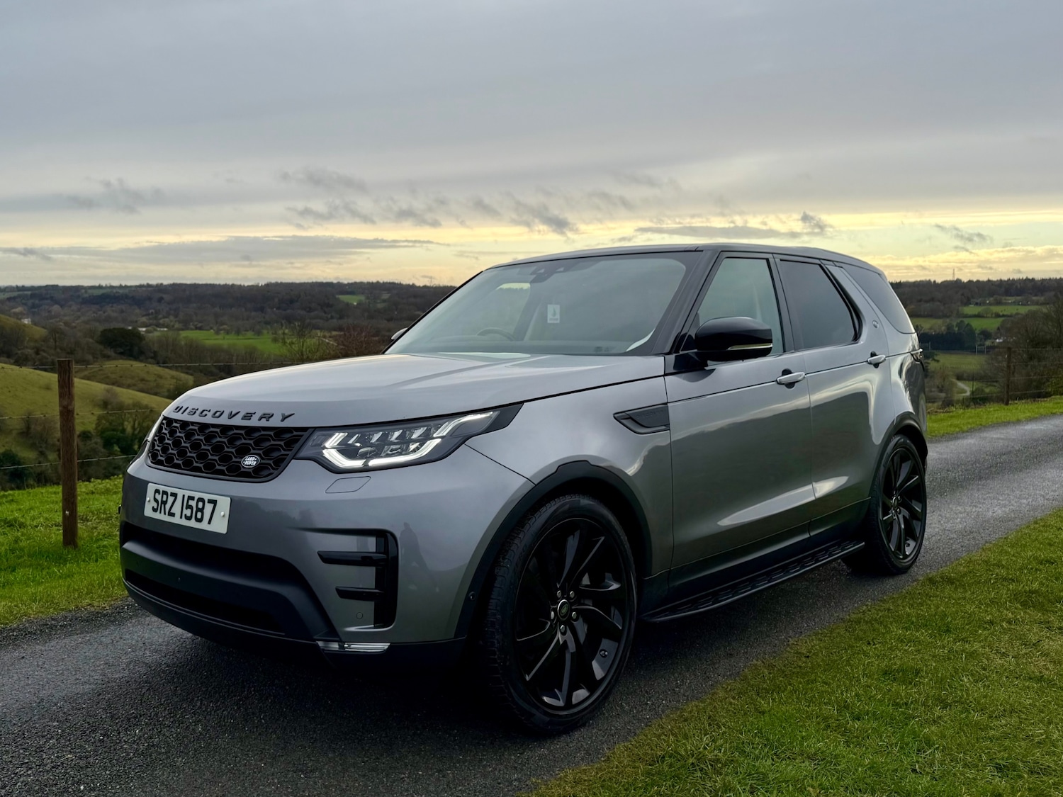 Used Land Rover Discovery 2020 for sale - 76863660: Photo 2