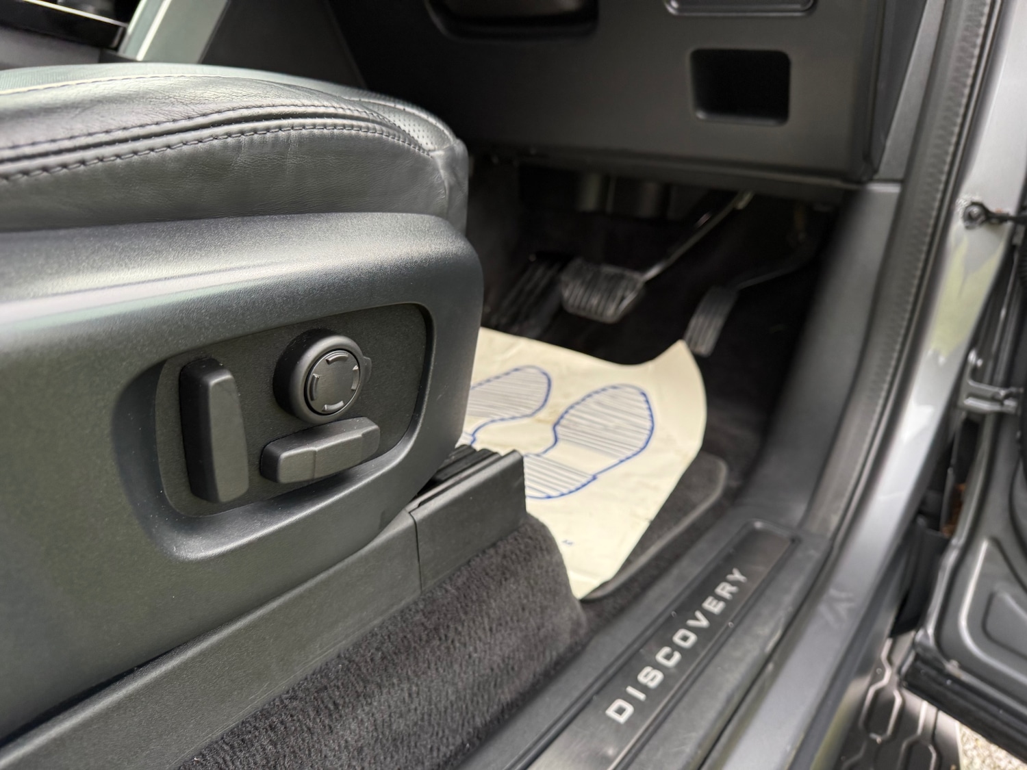 Used Land Rover Discovery 2020 for sale - 76863660: Photo 25