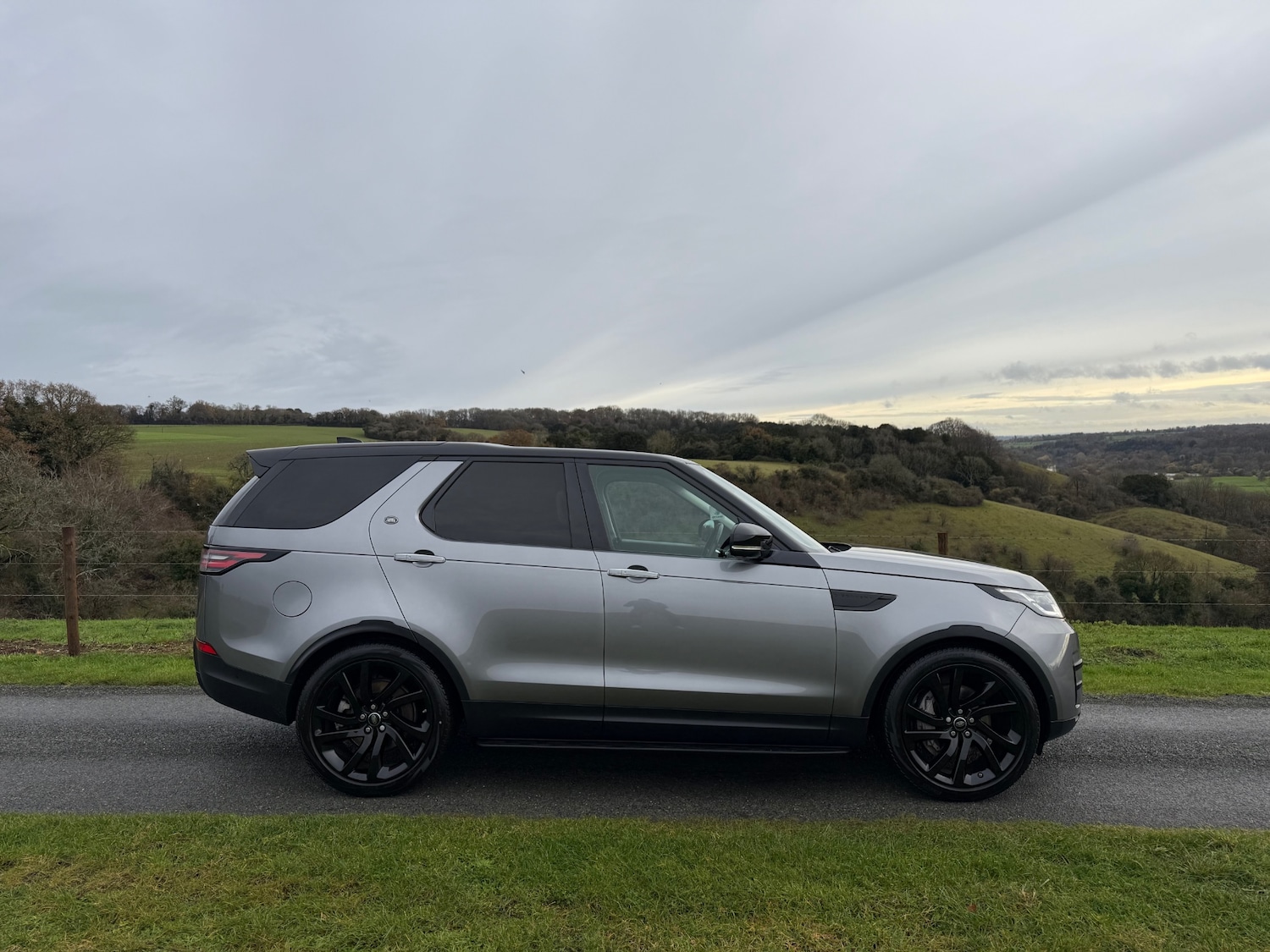 Used Land Rover Discovery 2020 for sale - 76863660: Photo 4