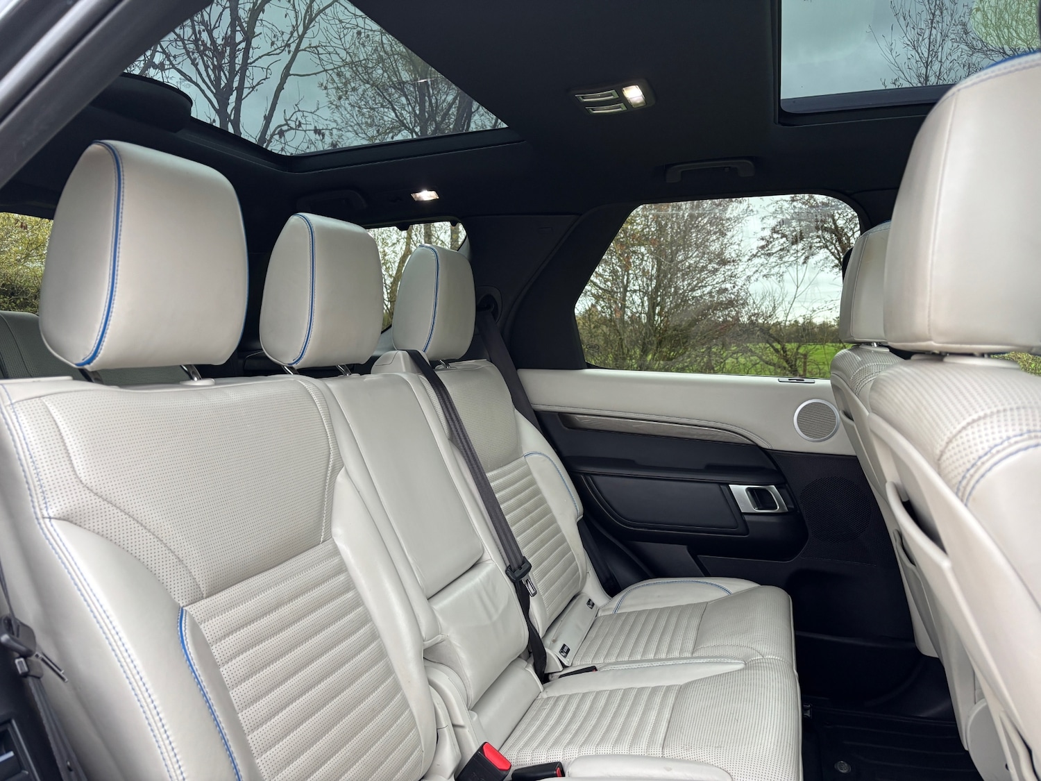 Used Land Rover Discovery 2017 for sale - 76418526: Photo 14