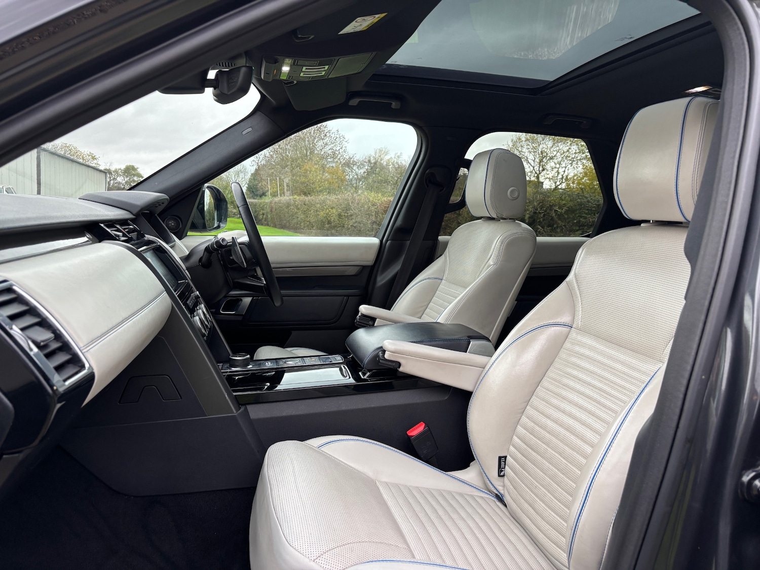 Used Land Rover Discovery 2017 for sale - 76418526: Photo 16