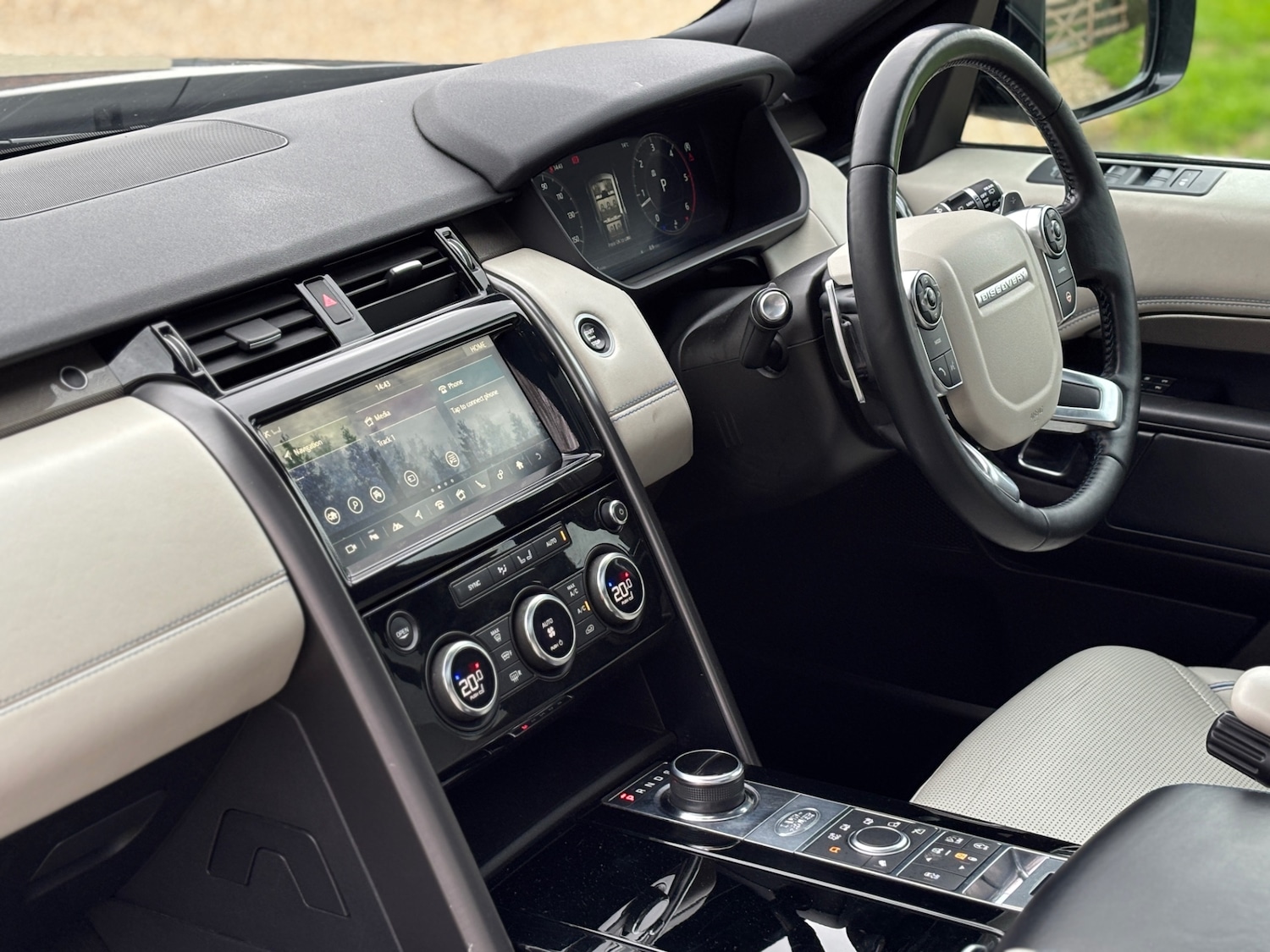 Used Land Rover Discovery 2017 for sale - 76418526: Photo 17