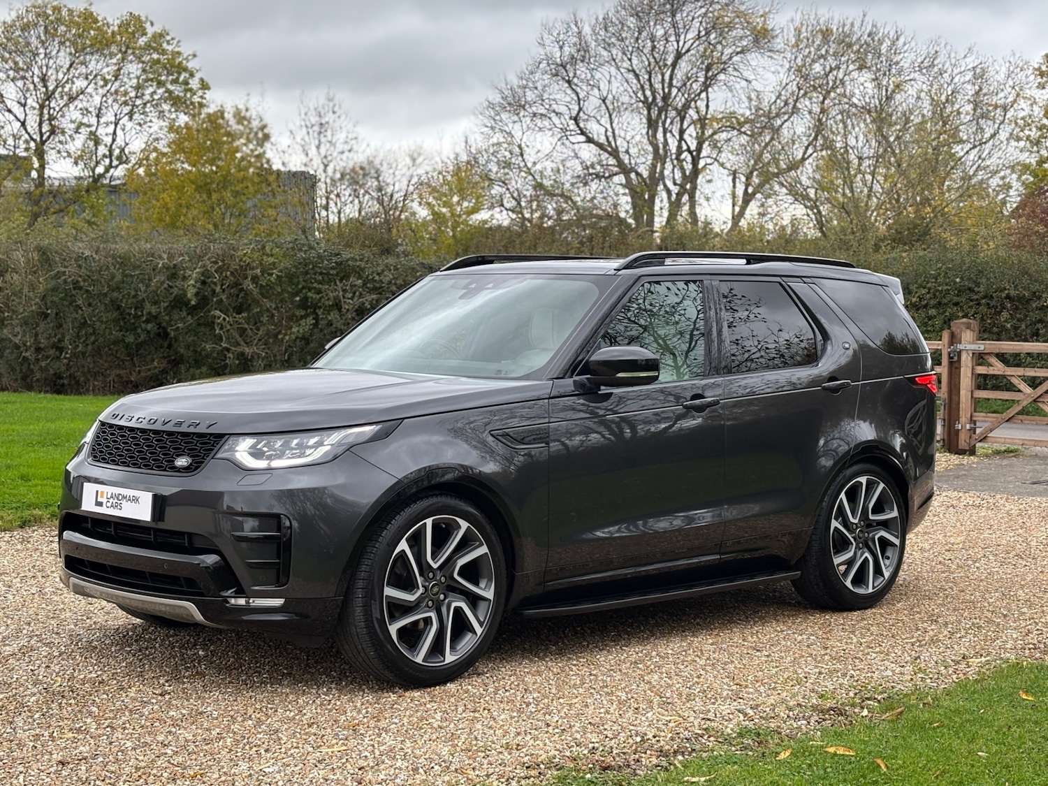 Used Land Rover Discovery 2017 for sale - 76418526: Photo 2