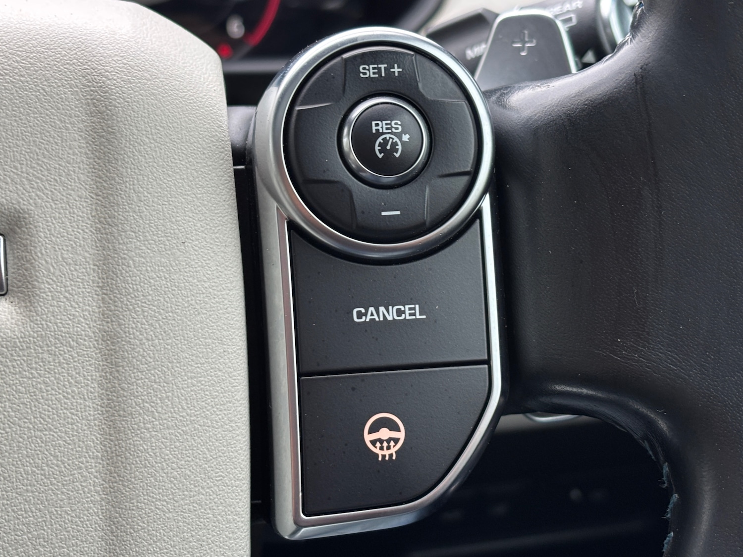 Used Land Rover Discovery 2017 for sale - 76418526: Photo 25