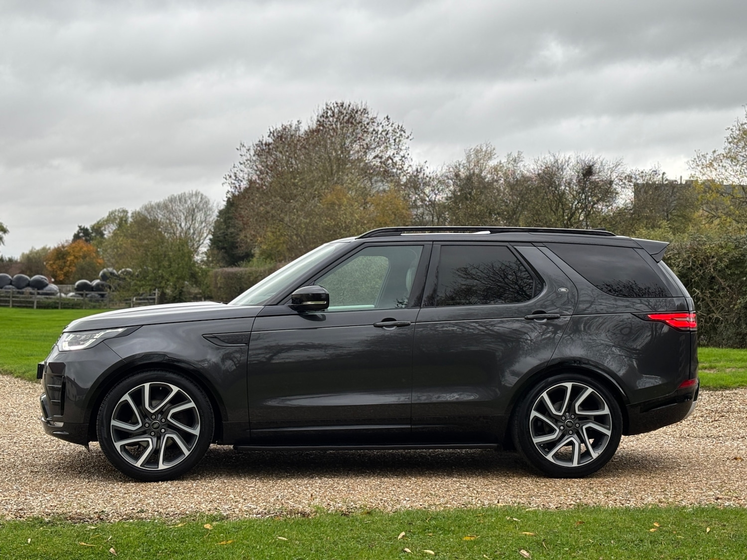 Used Land Rover Discovery 2017 for sale - 76418526: Photo 3