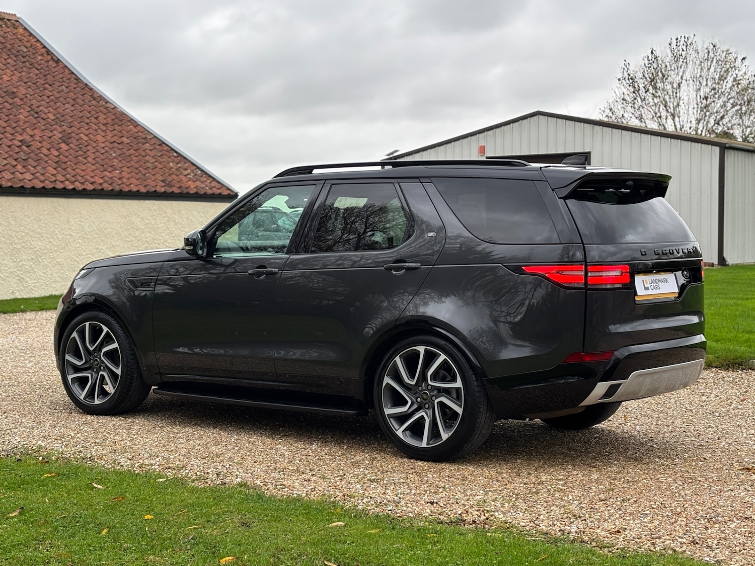 Used Land Rover Discovery 2017 for sale - 76418526: Photo 4