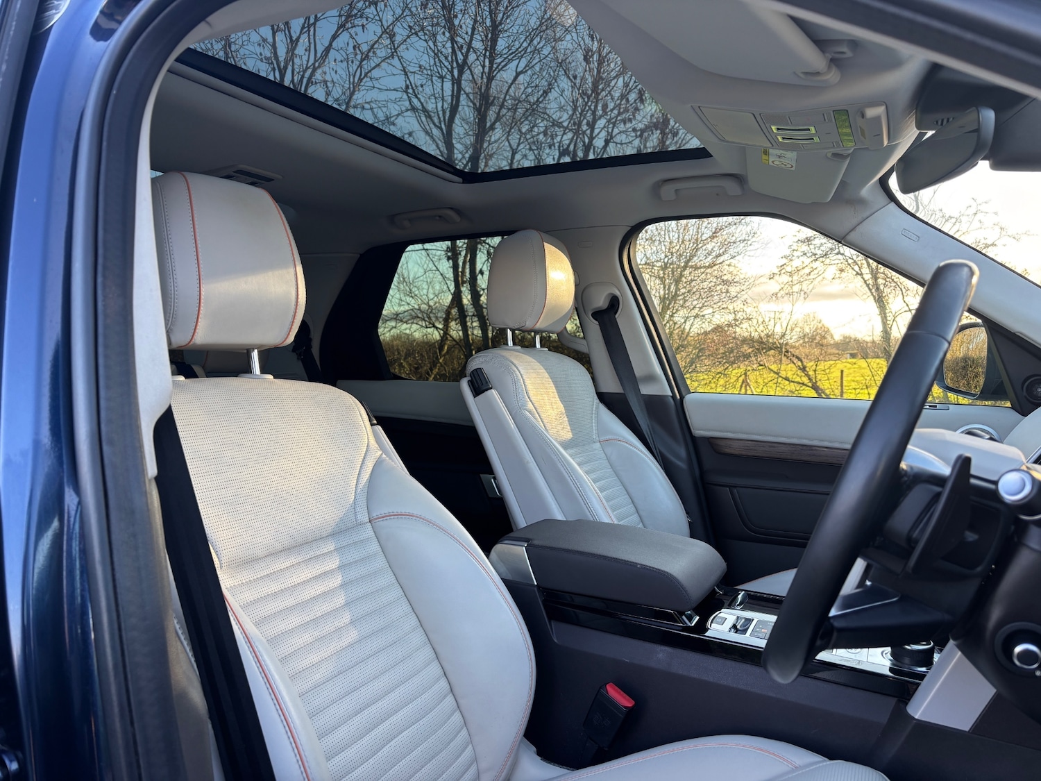 Used Land Rover Discovery 2018 for sale - 76707408: Photo 10