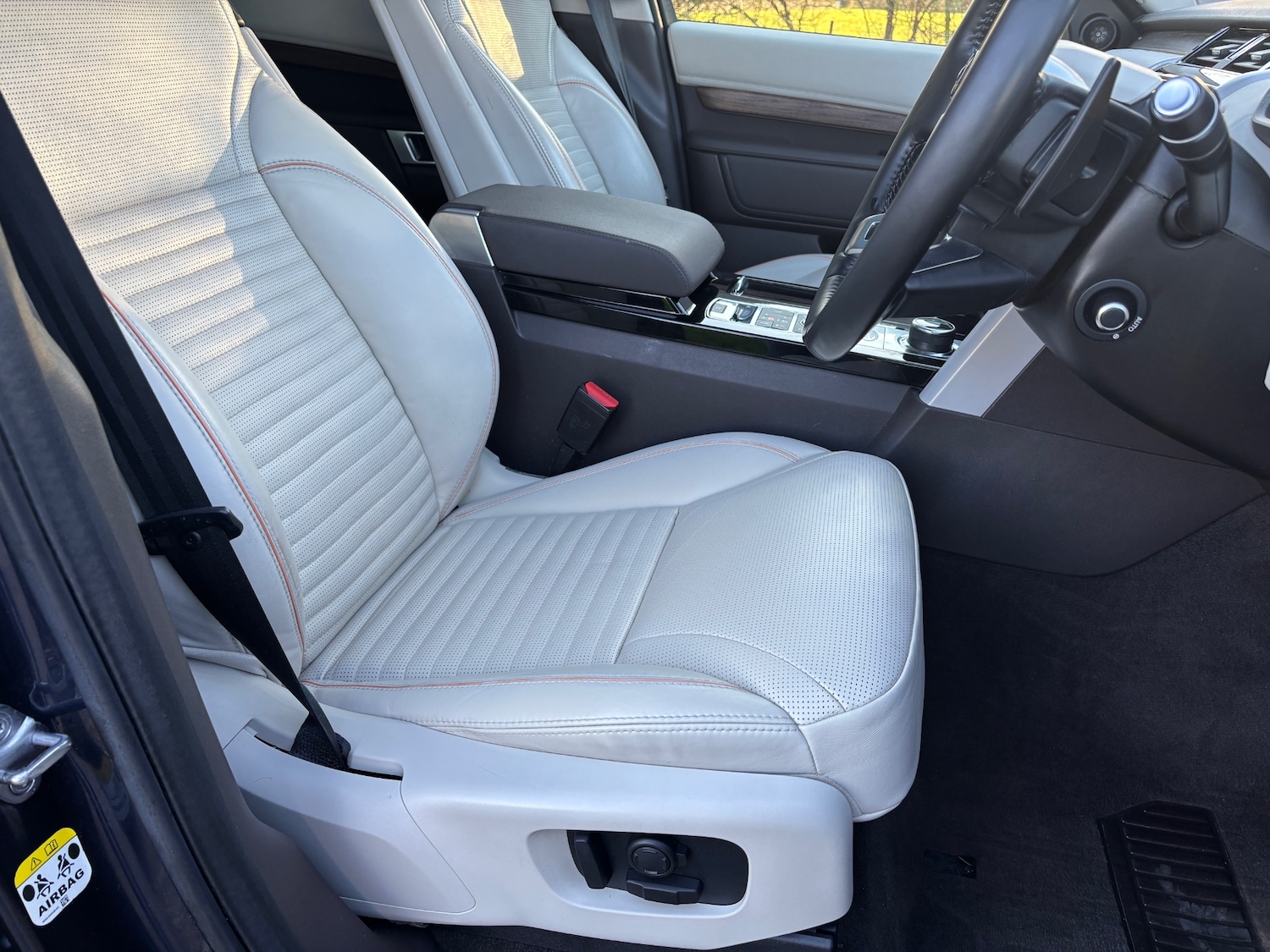 Used Land Rover Discovery 2018 for sale - 76707408: Photo 11