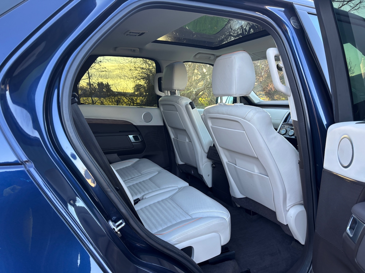 Used Land Rover Discovery 2018 for sale - 76707408: Photo 12